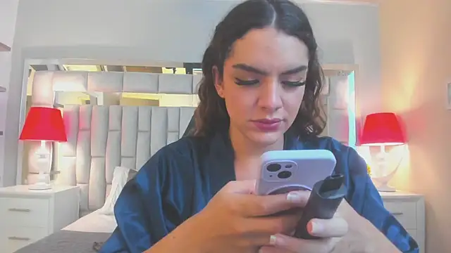 Snapshot of mariiahneedles chatting on November 29, 2025, 10:35 pm mariiahneedles online show from November 29, 2025, 10:35 pm