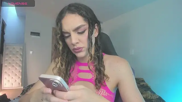 mariiahneedles online show from June 29, 2026, 10:54 pm