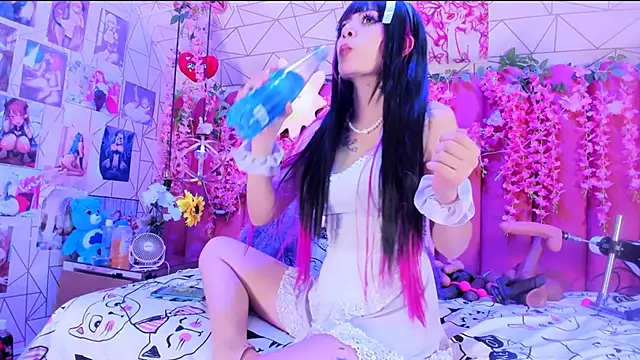 Alicebenett online show from February 22, 2026, 10:41 pm