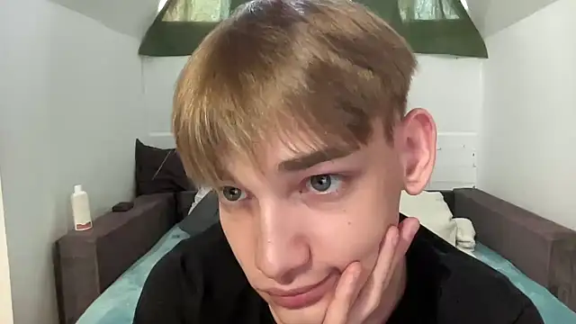 Snapshot of Nick_Win chatting on December 18, 2024, 7:47 am Nick Win online show from December 18, 2024, 7:47 am