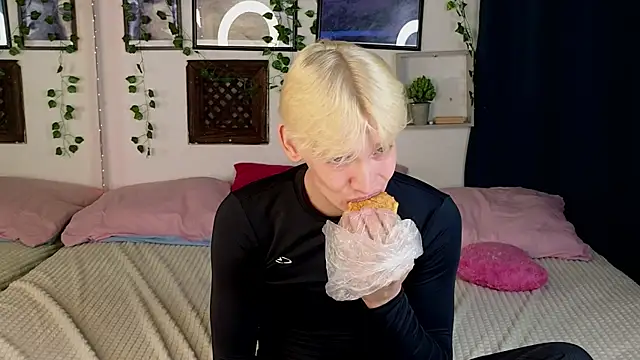 Snapshot of Nick_Win chatting on January 28, 2025, 2:10 pm Nick Win online show from January 28, 2025, 2:10 pm