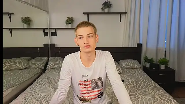 Snapshot of Nick_Win chatting on September 27, 2025, 9:47 am Nick Win online show from September 27, 2025, 9:47 am