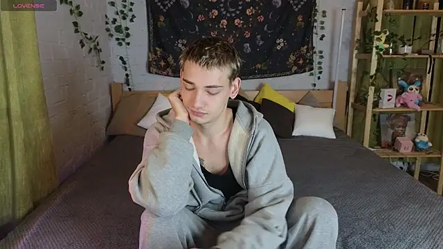 Snapshot of Nick_Win chatting on November 8, 2025, 5:23 pm Nick Win online show from November 8, 2025, 5:23 pm