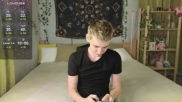 Snapshot of Nick_Win chatting on November 15, 2025, 4:14 pm Nick Win online show from November 15, 2025, 4:14 pm