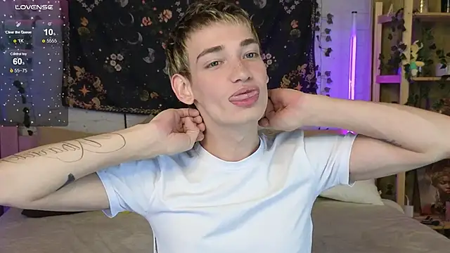 Snapshot of Nick_Win chatting on November 26, 2025, 7:15 pm Nick Win online show from November 26, 2025, 7:15 pm