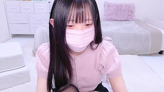 Snapshot of Suzu_ch_xx chatting on December 16, 2024, 9:41 pm Suzu ch xx online show from December 16, 2024, 9:41 pm