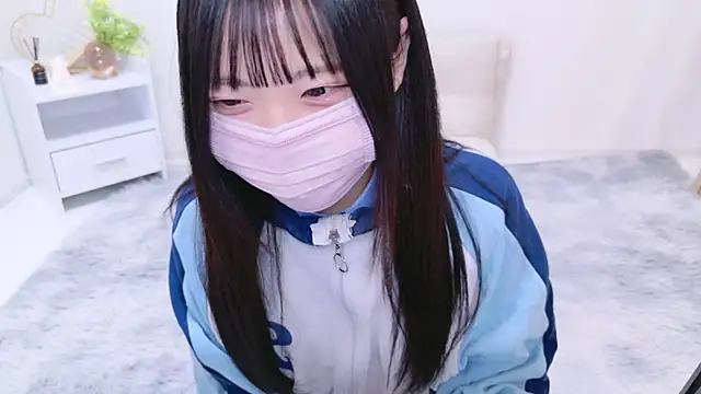 Snapshot of Suzu_ch_xx chatting on February 1, 2025, 2:45 pm Suzu ch xx online show from February 1, 2025, 2:45 pm