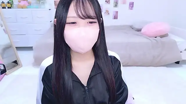 Snapshot of Suzu_ch_xx chatting on November 21, 2025, 1:32 pm Suzu ch xx online show from November 21, 2025, 1:32 pm