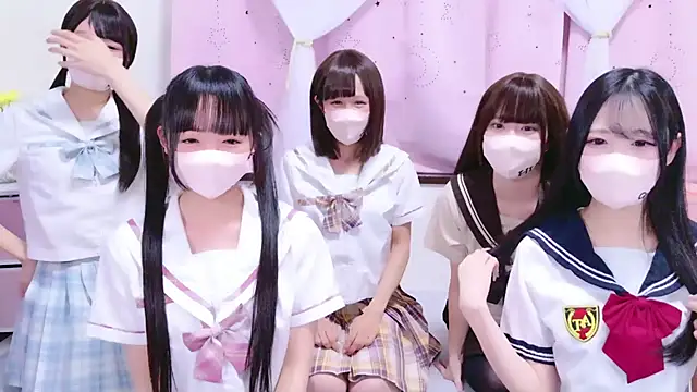 Snapshot of Suzu_ch_xx chatting on November 23, 2025, 1:22 pm Suzu ch xx online show from November 23, 2025, 1:22 pm