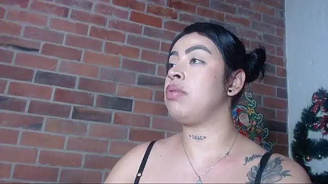 salome  hills1 online show from January 7, 2025, 10:30 pm