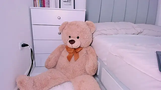 DannaHyde online show from February 6, 2025, 11:15 pm