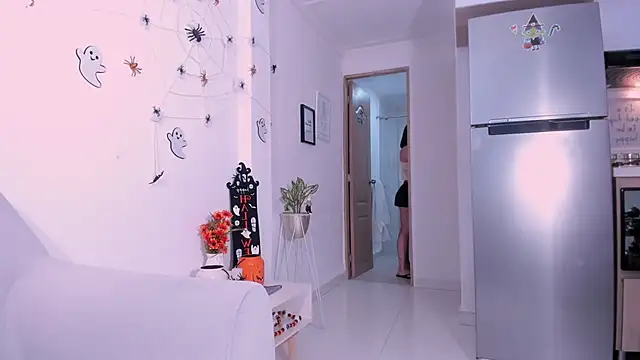 DannaHyde online show from October 17, 2025, 5:15 pm