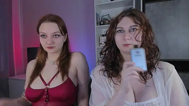 Snapshot of Goddess-Rose chatting on May 15, 2026, 4:47 pm Goddess-Rose online show from May 15, 2026, 4:47 pm
