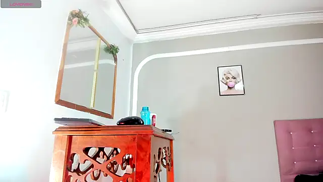 Jimena Grey online show from October 26, 2025, 6:58 pm