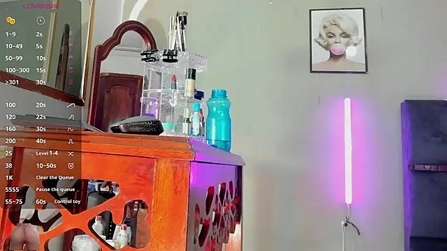 Jimena Grey online show from January 14, 2026, 3:56 am