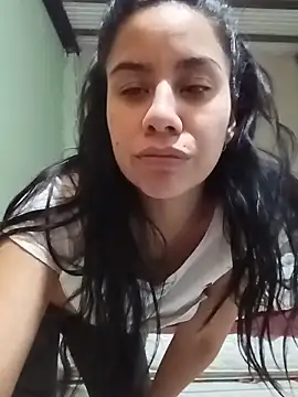 Snapshot of Michellluxo chatting on May 20, 2026, 10:27 pm Michellluxo online show from May 20, 2026, 10:27 pm
