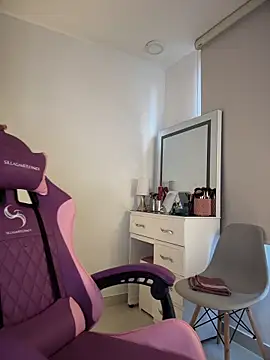 Hips hannah online show from November 14, 2025, 8:51 pm