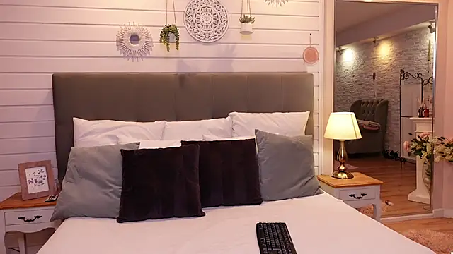 Snapshot of LinaReese chatting on December 21, 2024, 10:39 am LinaReese online show from December 21, 2024, 10:39 am