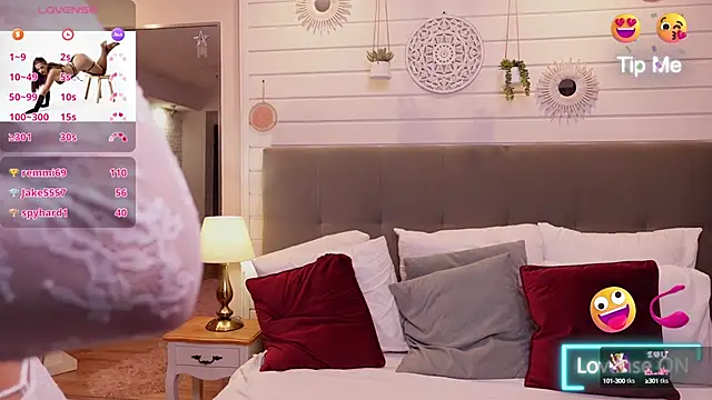 Snapshot of LinaReese chatting on March 18, 2025, 5:41 am LinaReese online show from March 18, 2025, 5:41 am