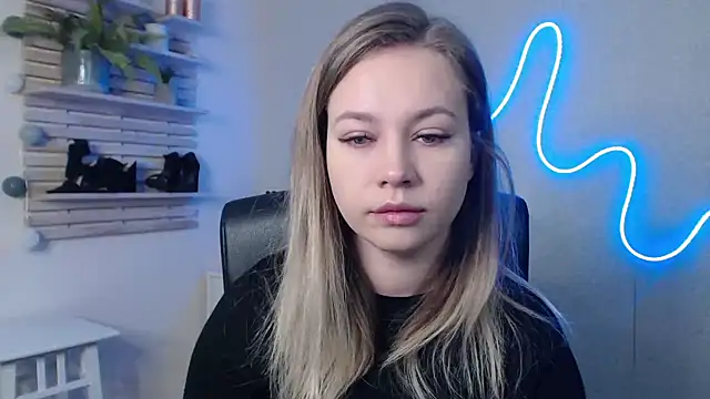 holly xglam online show from January 9, 2025, 3:04 am