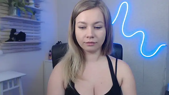 holly xglam online show from January 21, 2025, 6:33 am