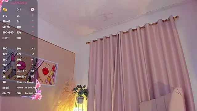 Snapshot of SkiinnyAna chatting on January 24, 2025, 10:41 pm SkiinnyAna online show from January 24, 2025, 10:41 pm