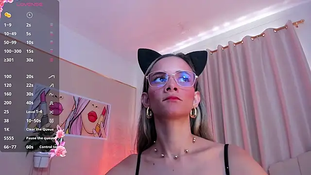 Snapshot of SkiinnyAna chatting on February 21, 2025, 6:04 pm SkiinnyAna online show from February 21, 2025, 6:04 pm