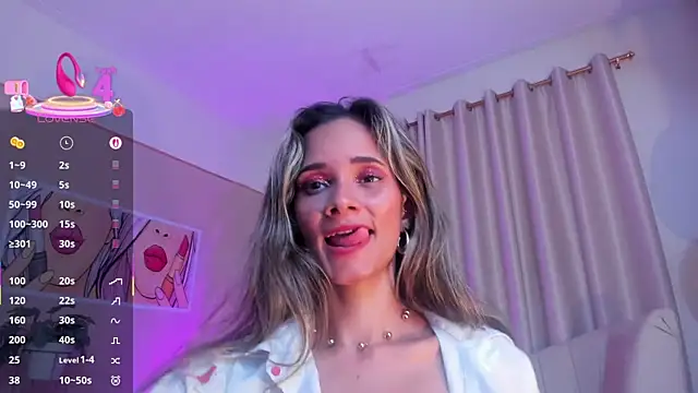 Snapshot of SkiinnyAna chatting on March 21, 2025, 1:34 am SkiinnyAna online show from March 21, 2025, 1:34 am