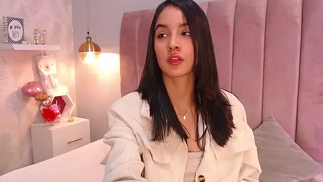 LeenaBrown online show from February 5, 2026, 12:32 pm