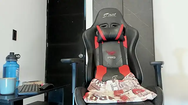 Snapshot of sergiio_mesa27 chatting on December 6, 2024, 12:49 pm sergiio mesa27 online show from December 6, 2024, 12:49 pm