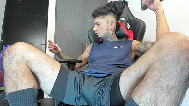 Snapshot of sergiio_mesa27 chatting on October 10, 2025, 3:55 pm sergiio mesa27 online show from October 10, 2025, 3:55 pm