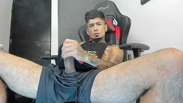 Snapshot of sergiio_mesa27 chatting on October 26, 2025, 12:38 am sergiio mesa27 online show from October 26, 2025, 12:38 am