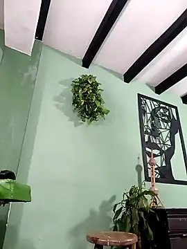 thirstymoonxx online show from February 19, 2026, 4:52 am