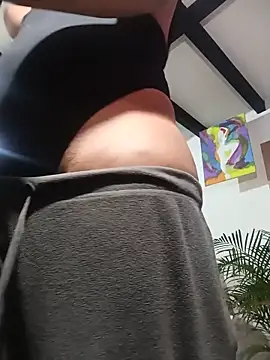 thirstymoonxx online show from June 17, 2026, 5:10 am