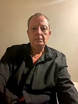 Snapshot of chubbybear2cum chatting on September 25, 2025, 4:27 am chubbybear2cum online show from September 25, 2025, 4:27 am