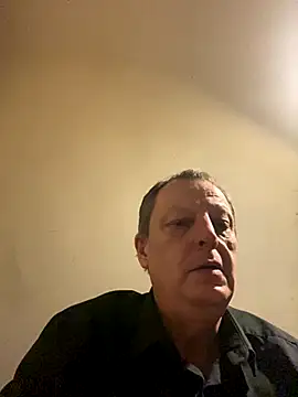 Snapshot of chubbybear2cum chatting on November 17, 2025, 5:24 am chubbybear2cum online show from November 17, 2025, 5:24 am