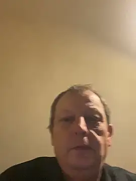 Snapshot of chubbybear2cum chatting on November 19, 2025, 2:44 am chubbybear2cum online show from November 19, 2025, 2:44 am