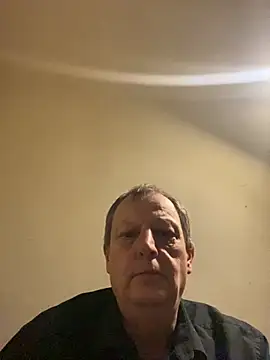 Snapshot of chubbybear2cum chatting on November 21, 2025, 3:05 am chubbybear2cum online show from November 21, 2025, 3:05 am