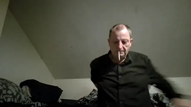 Snapshot of chubbybear2cum chatting on December 4, 2025, 5:28 am chubbybear2cum online show from December 4, 2025, 5:28 am