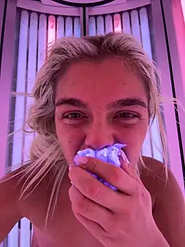 IrishTeenBarbie69 online show from December 20, 2024, 2:49 pm