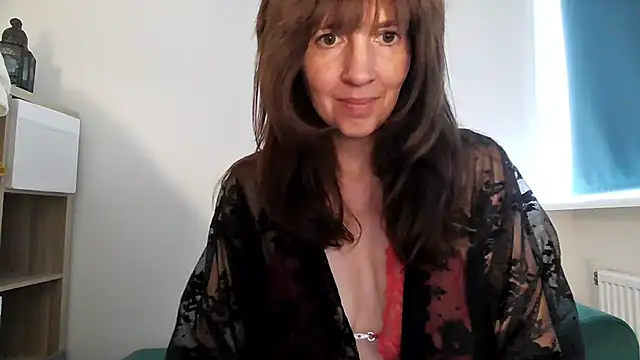 Snapshot of Ella_Next_Door chatting on June 14, 2026, 10:06 am Ella Next Door online show from June 14, 2026, 10:06 am