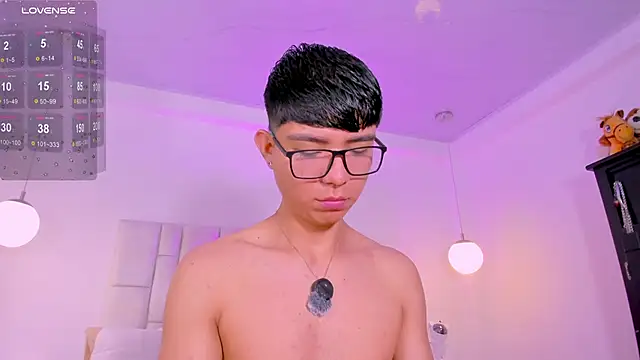 Snapshot of CodyTwink chatting on June 5, 2026, 1:50 pm CodyTwink online show from June 5, 2026, 1:50 pm