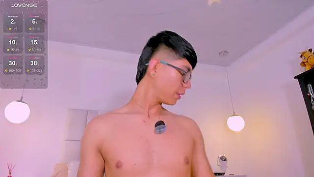 Snapshot of CodyTwink chatting on June 7, 2026, 10:35 pm CodyTwink online show from June 7, 2026, 10:35 pm