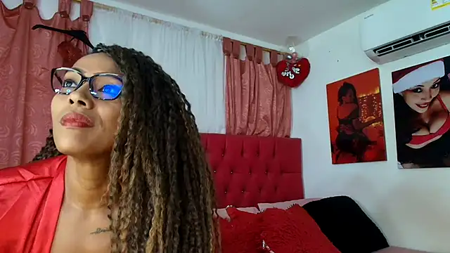 Snapshot of CandyBlackFunXXX chatting on March 21, 2026, 6:18 am CandyBlackFunXXX online show from March 21, 2026, 6:18 am