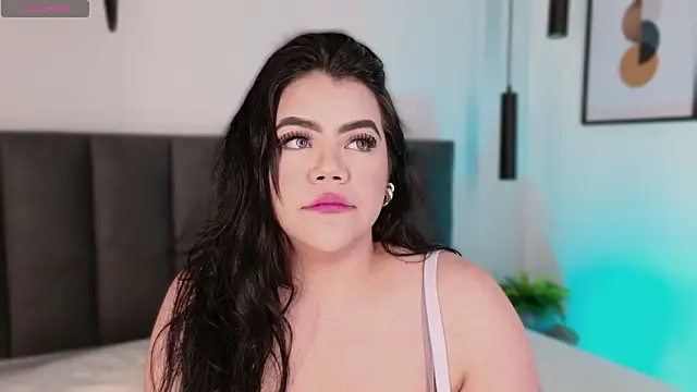 Harmonybabe  online show from February 15, 2026, 9:11 pm