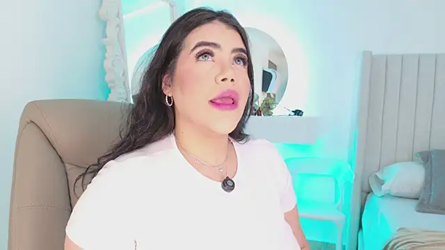 Harmonybabe  online show from August 1, 2026, 7:46 pm