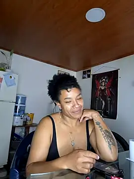 Snapshot of Selket11 chatting on January 10, 2025, 8:37 pm Selket11 online show from January 10, 2025, 8:37 pm