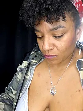 Snapshot of Selket11 chatting on March 19, 2025, 4:24 pm Selket11 online show from March 19, 2025, 4:24 pm