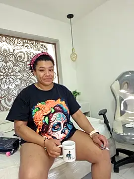 Snapshot of Selket11 chatting on November 10, 2025, 11:42 am Selket11 online show from November 10, 2025, 11:42 am