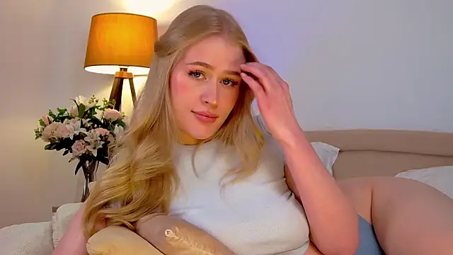 Snapshot of JuliaJaee chatting on January 21, 2025, 11:13 pm JuliaJaee online show from January 21, 2025, 11:13 pm